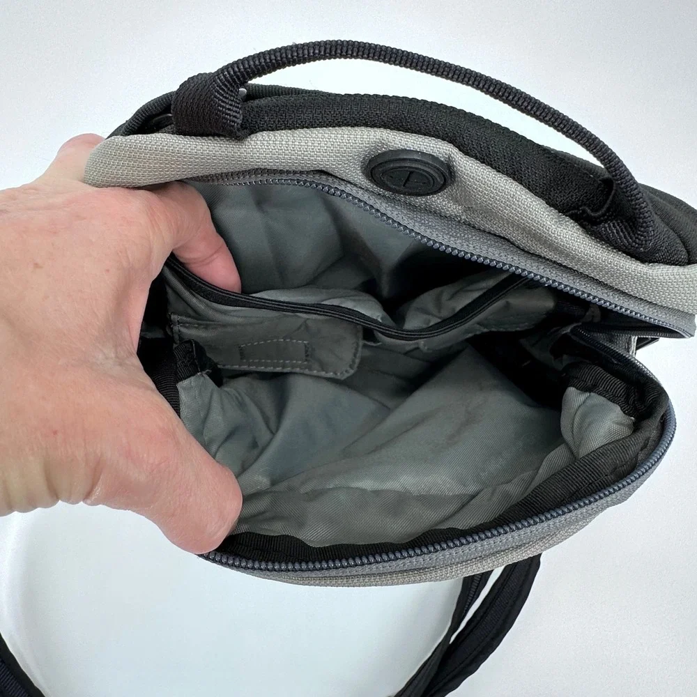 Pacsafe Venturesafe 200 PA025 Anti-Theft Crossbody‎ Gray Black Travel Shoulder